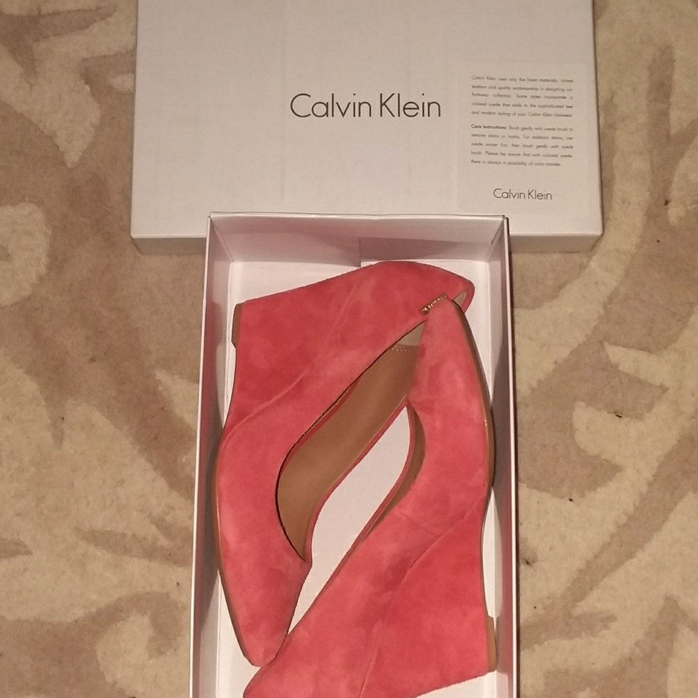 Calvin Klein Size 8 1/2 Red Shoes